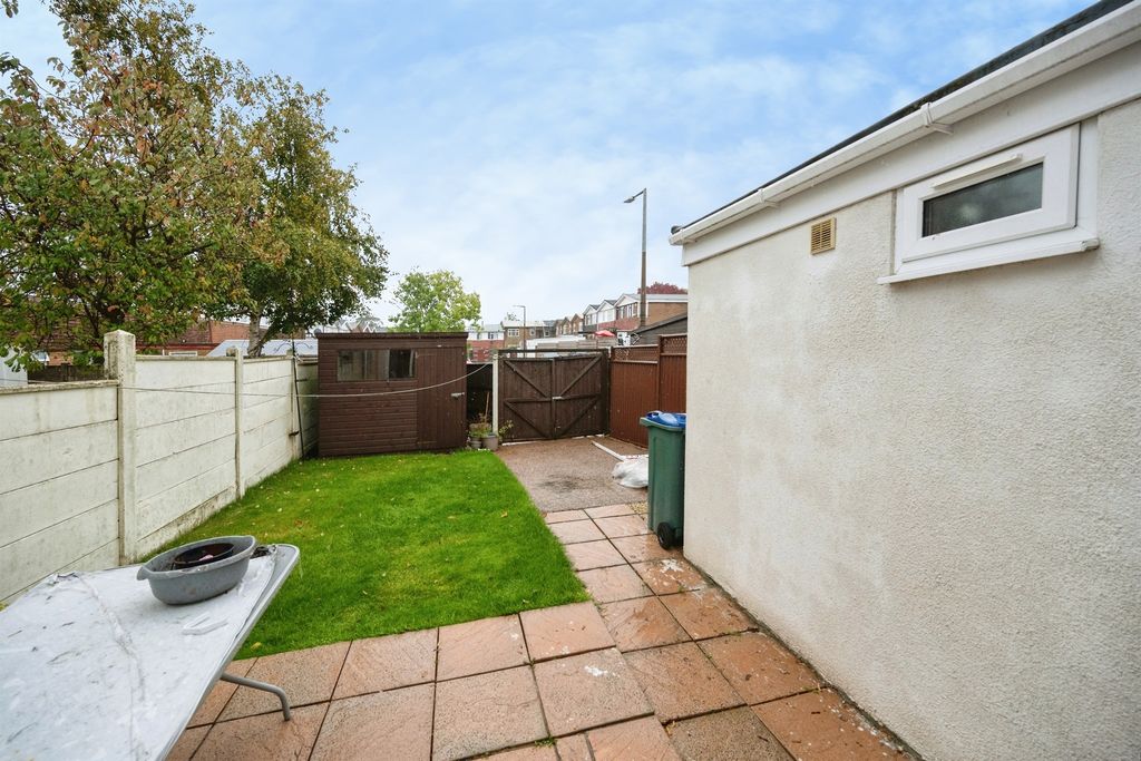 Property photo 2 of 5