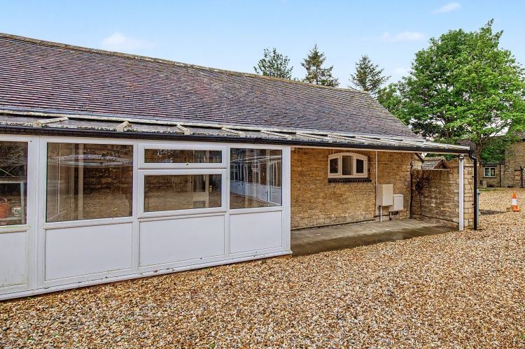 Property photo 1 of 8 328921