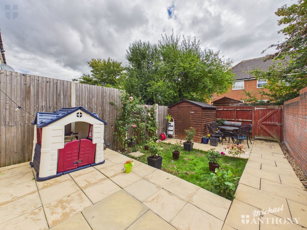 Property photo 3 of 15 Cam03852G0-Pr0790-Still015