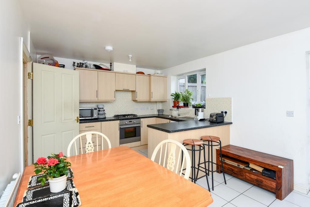 Property photo 2 of 6 Kitchen