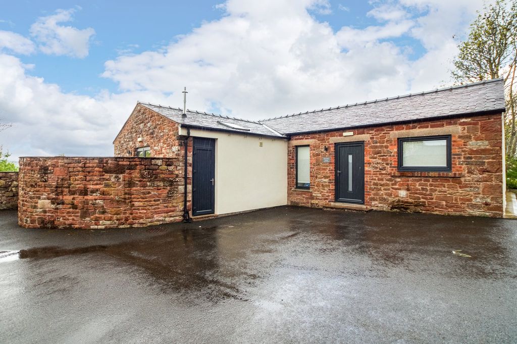 Property photo 3 of 44 Bramble Barn External