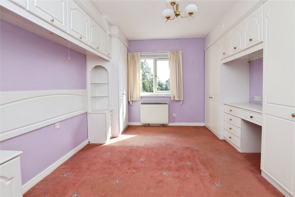 Property photo 3 of 10 Bedroom