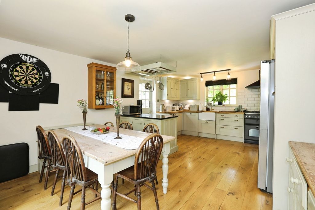 Property photo 3 of 19 Pbox-Img.Jpg