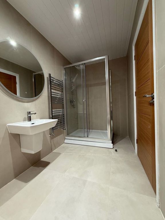 Property photo 3 of 10 Photo 5