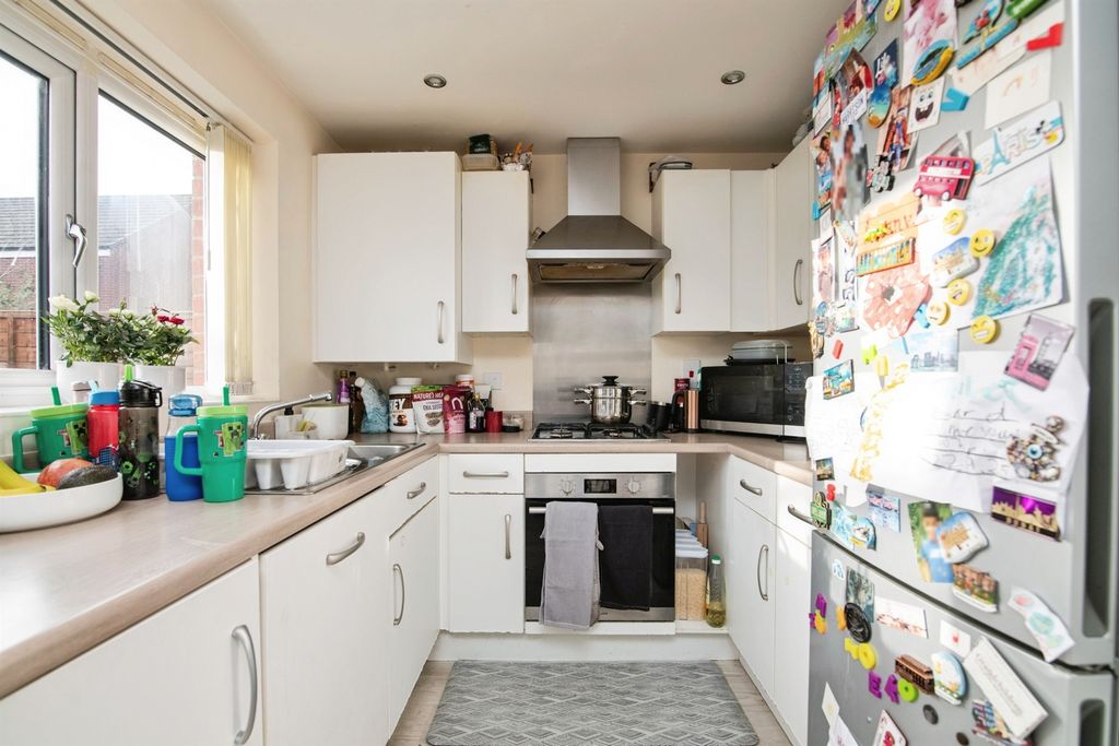 Property photo 3 of 18