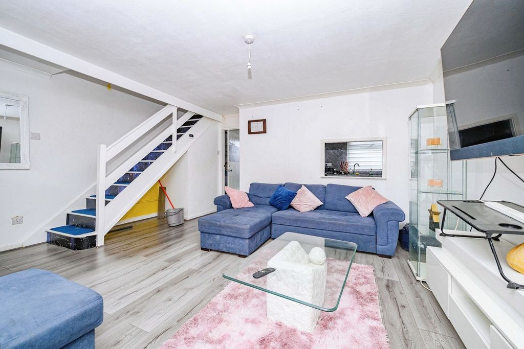 Property photo 3 of 14 Pbox-Img.Jpg