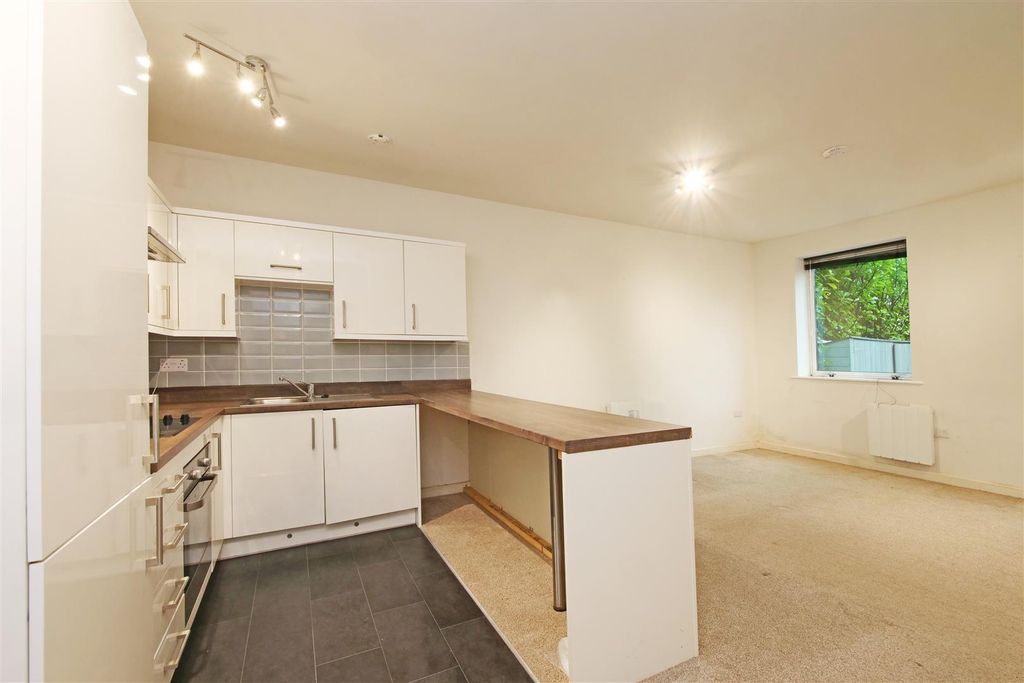 Property photo 2 of 13 Pnmb1193.Jpg