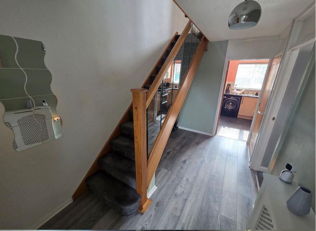 Property photo 3 of 14 18 Dovedale Hall.Jpg