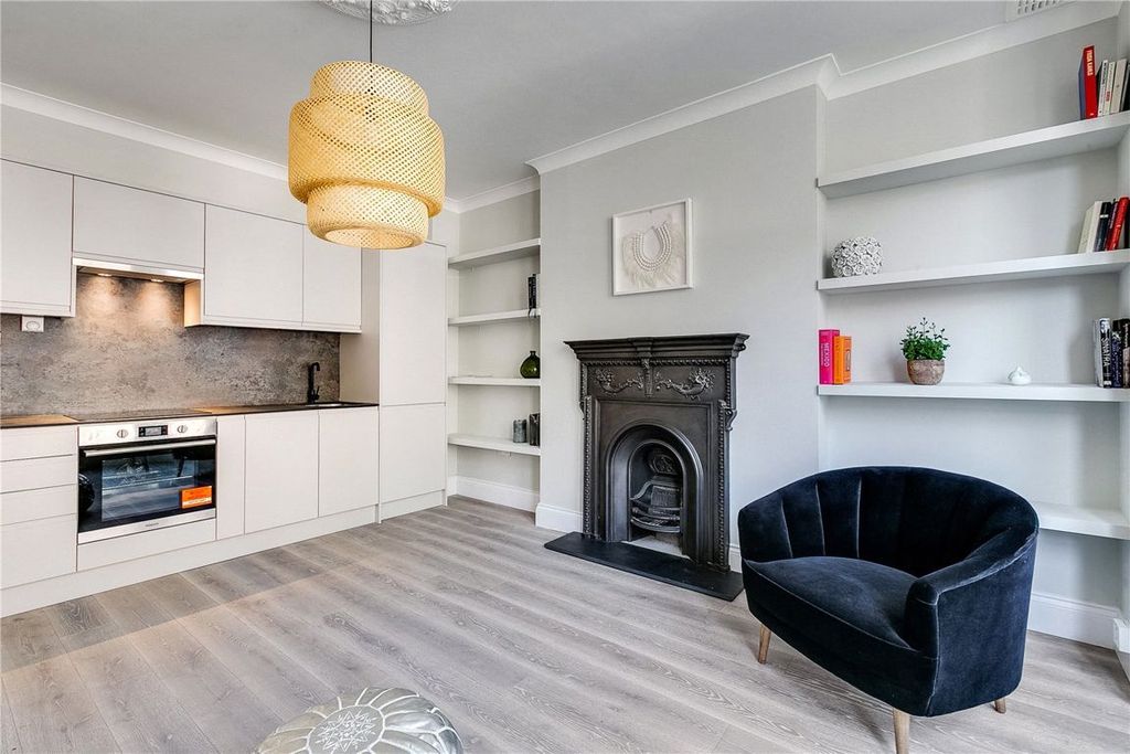 Property photo 3 of 6