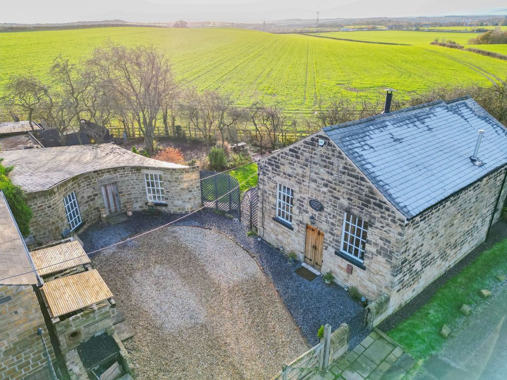 Property photo 1 of 42