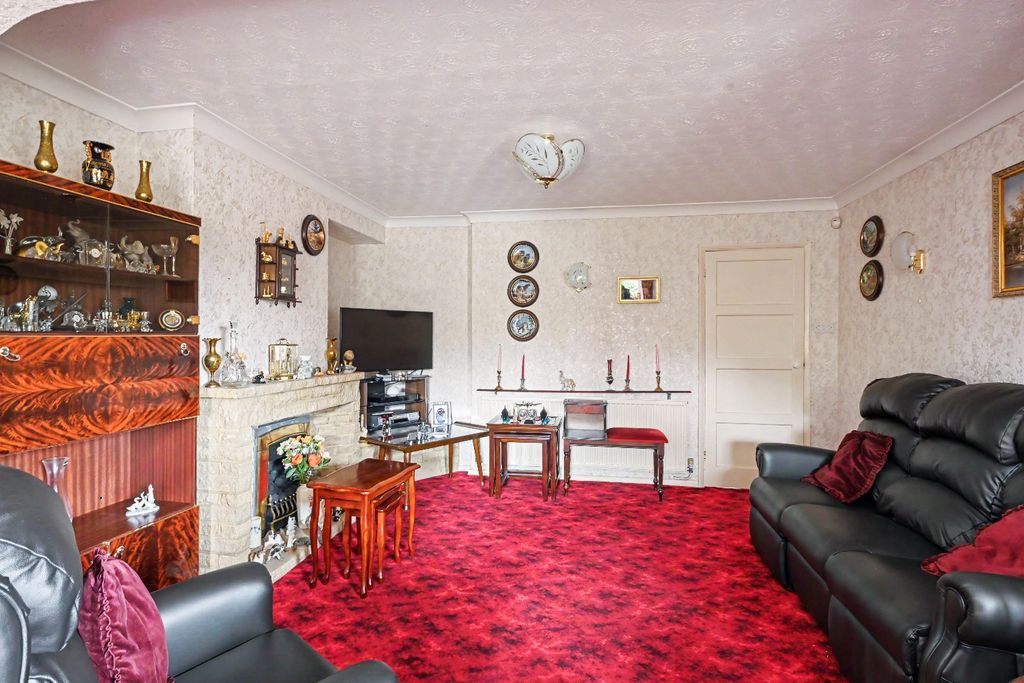 Property photo 3 of 15 5525622