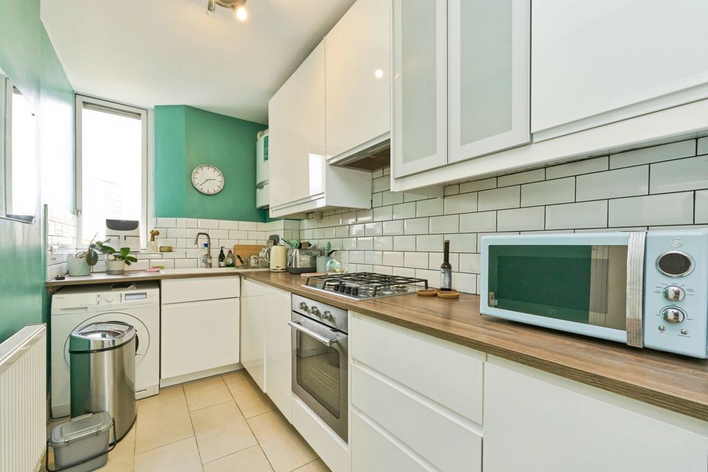 Property photo 3 of 20 1886405-04