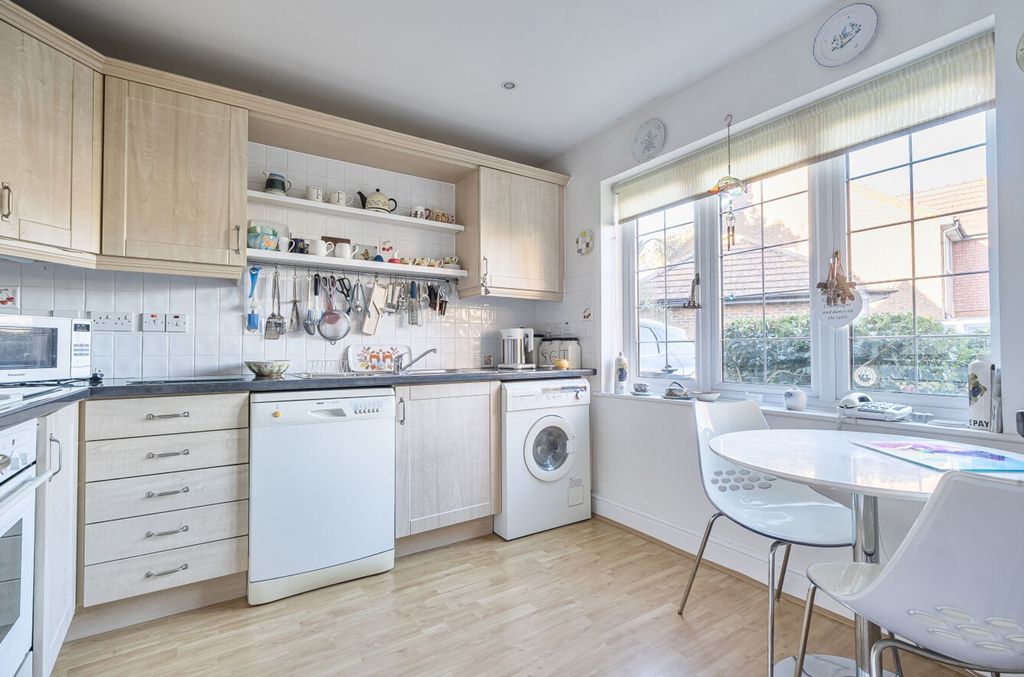 Property photo 3 of 17