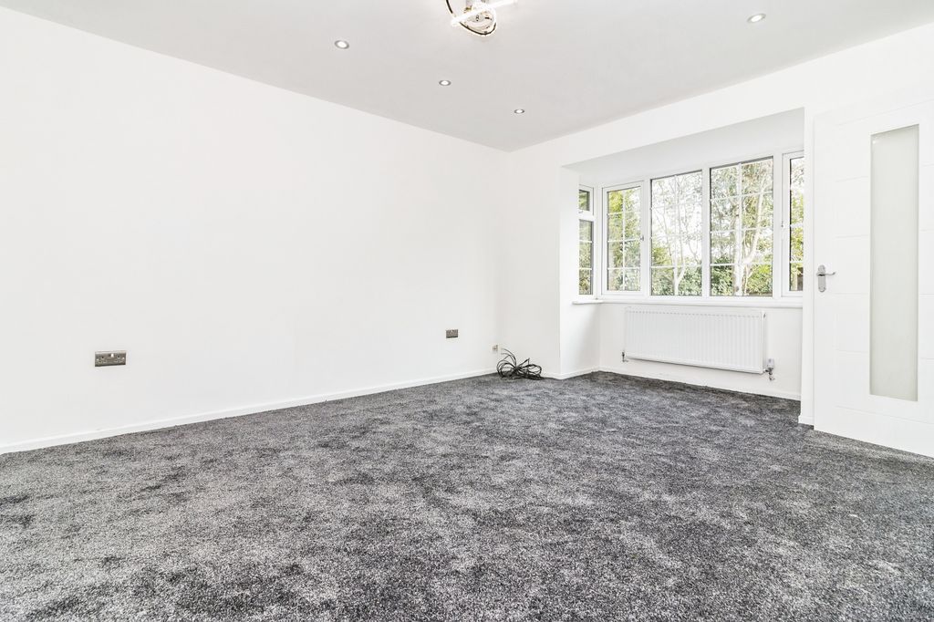 Property photo 3 of 17 Photography