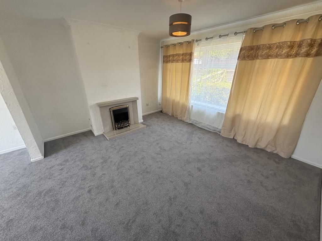 Property photo 3 of 11 Lounge