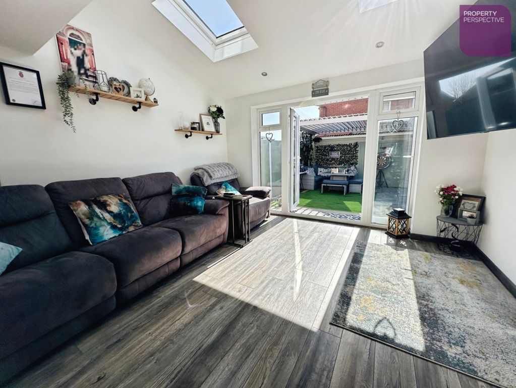 Property photo 2 of 16 Lounge/Diner Area