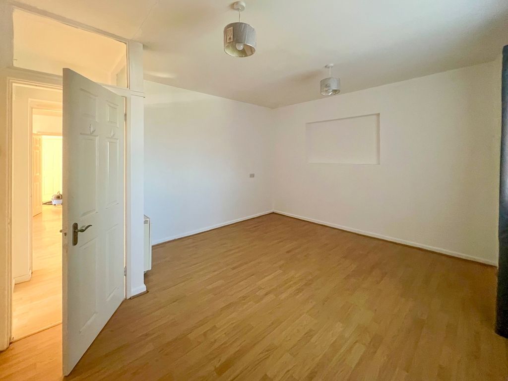 Additional image 9 of 2 bed flat to rentGround Floor 2 Bedroom Flat, Express House, Howsell Road WR14