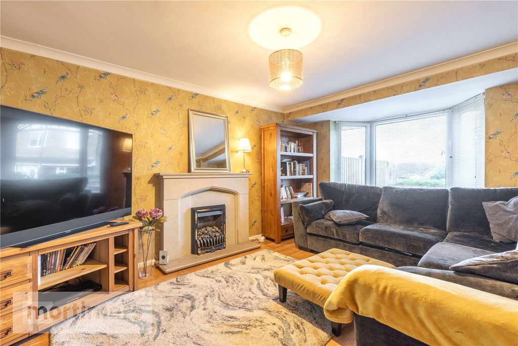 Property photo 2 of 25 Living Room