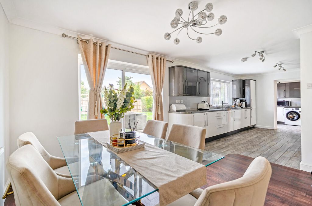 Property photo 2 of 26 1358974-28-68E830...