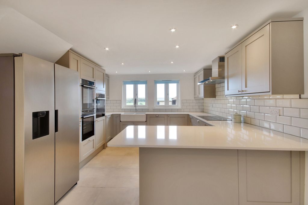 Property photo 3 of 30 58055_038