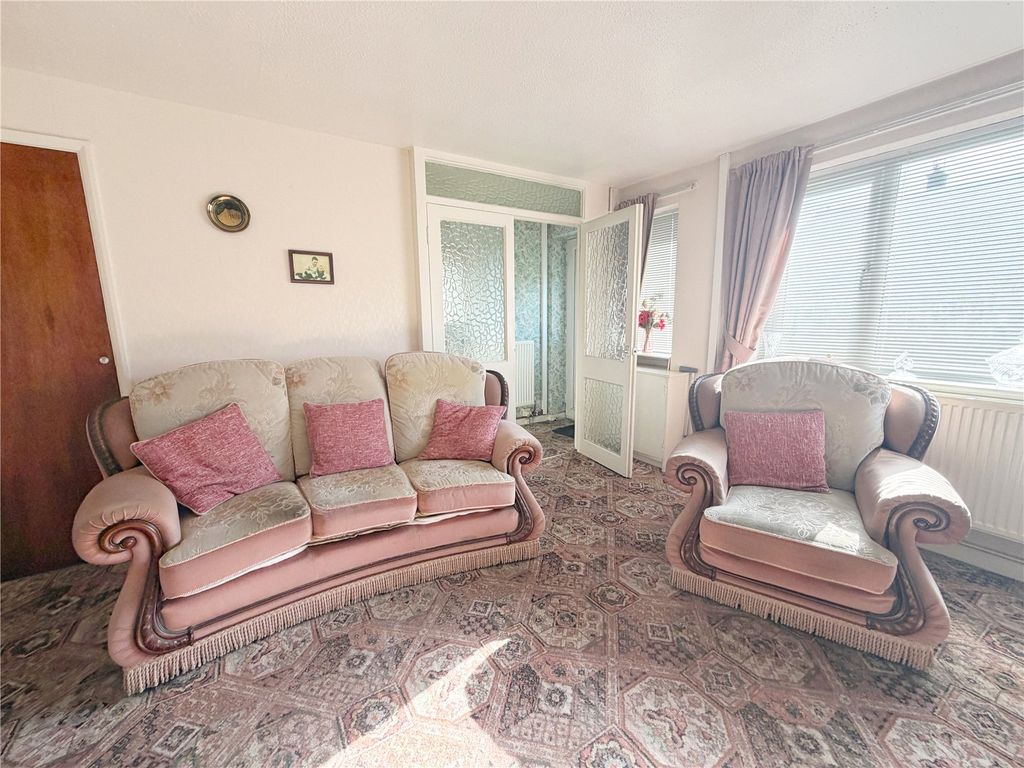 Property photo 2 of 16 Picture No. 02