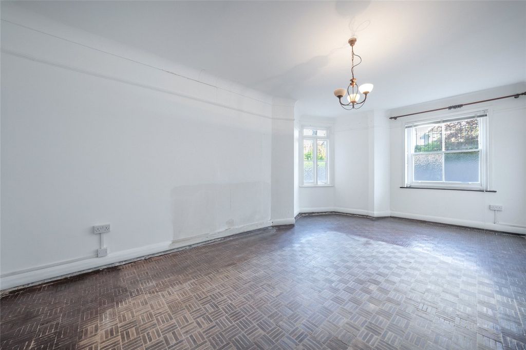 Property photo 2 of 18 Picture No. 13