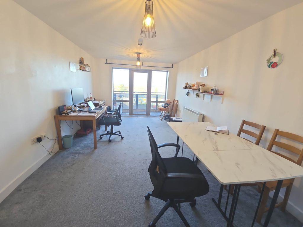 Property photo 3 of 8