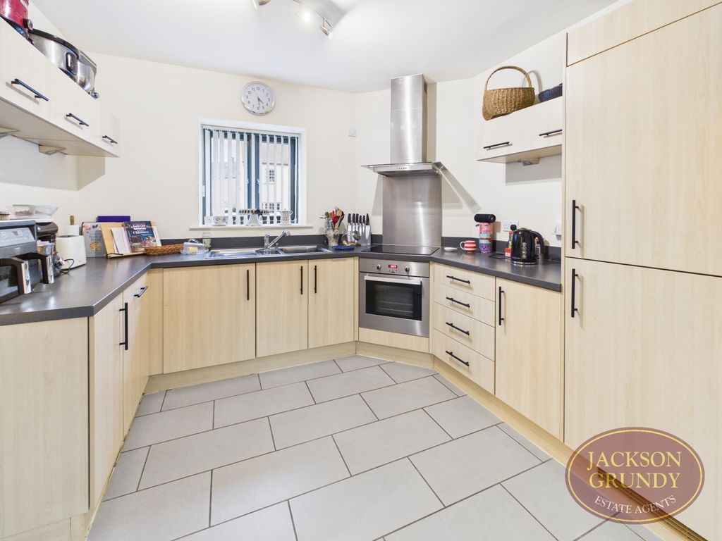 Property photo 3 of 18 Photo 2