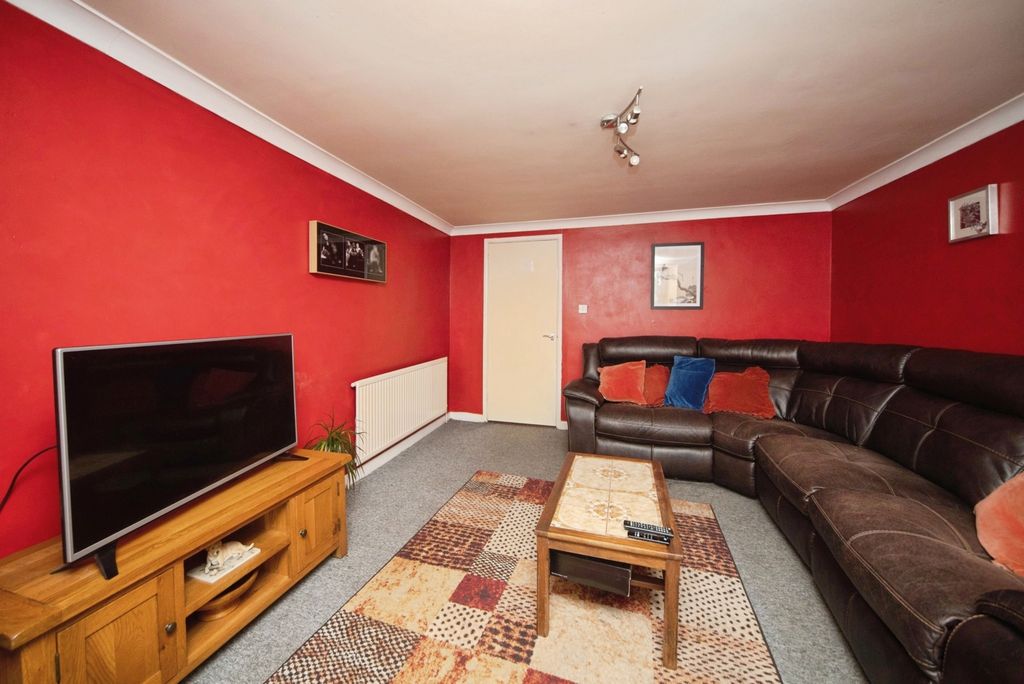 Additional image 9 of 2 bed flat for saleRutters Lane, Ilminster, Somerset TA19