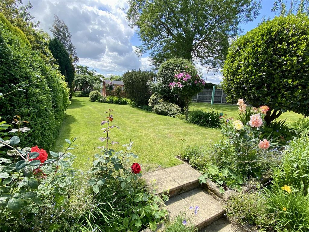 Property photo 2 of 17