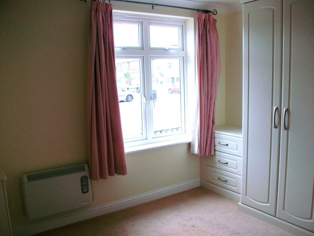 Property photo 2 of 5 Bedroom