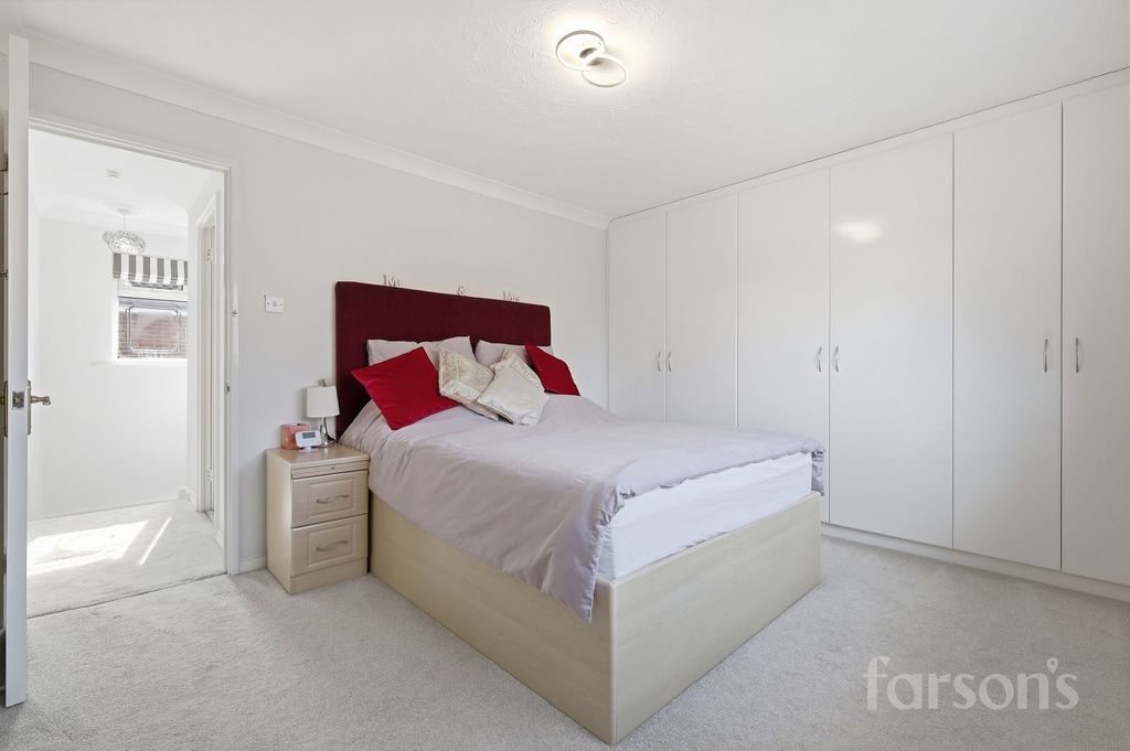 Property photo 3 of 25