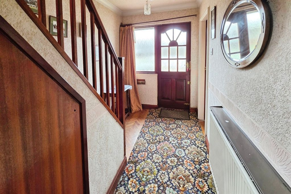 Property photo 2 of 13 Hall