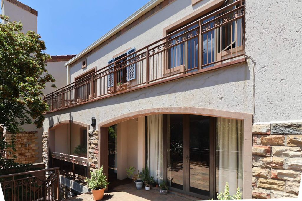 Property photo 1 of 28