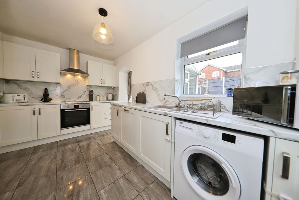 Property photo 3 of 9 Kitchen/Diner