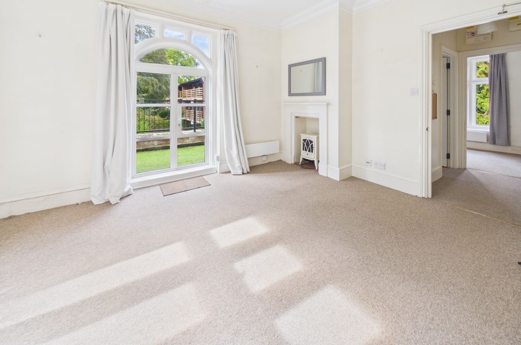 Property photo 2 of 33 Cam03259G0-Pr0353-Still021