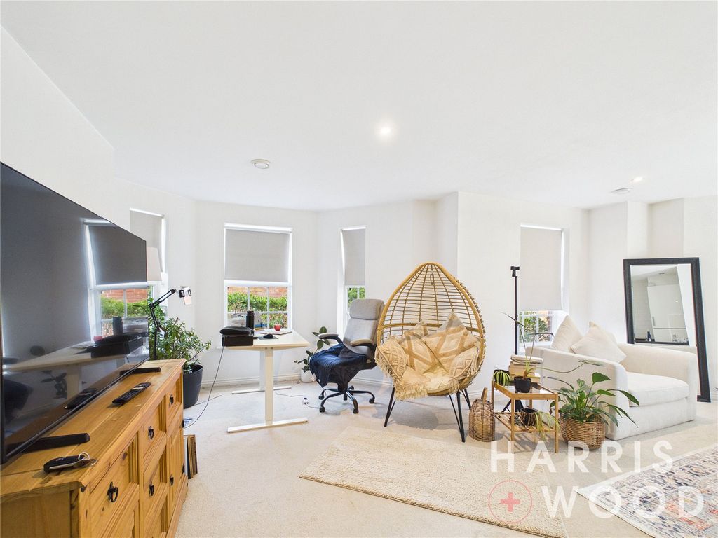 Property photo 2 of 18 Picture No. 14