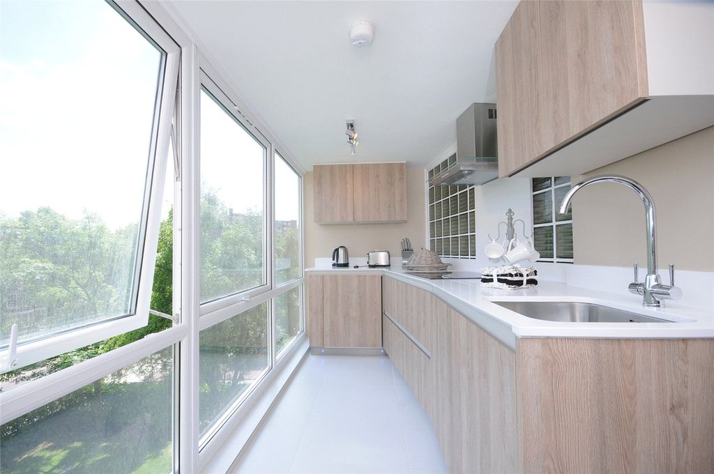Property photo 2 of 9 Picture No. 22