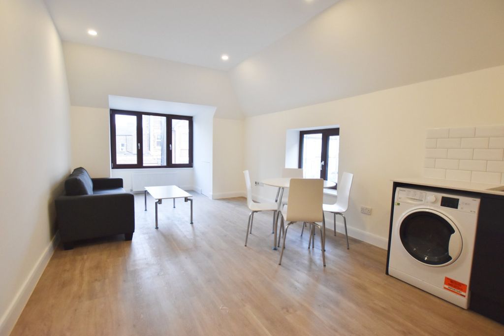 Property photo 3 of 7 Picture No. 05