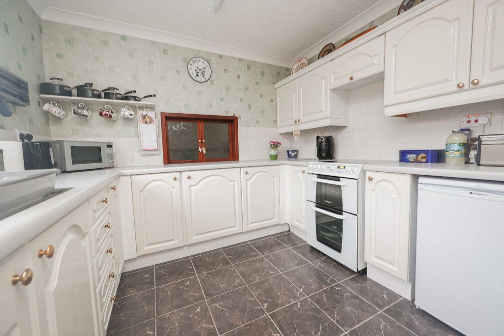 Property photo 2 of 15 4825441