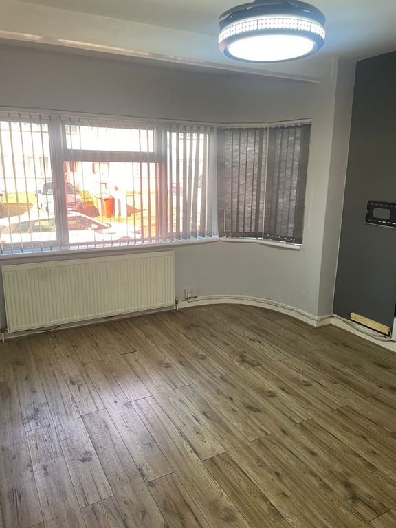 Property photo 2 of 11 Lounge