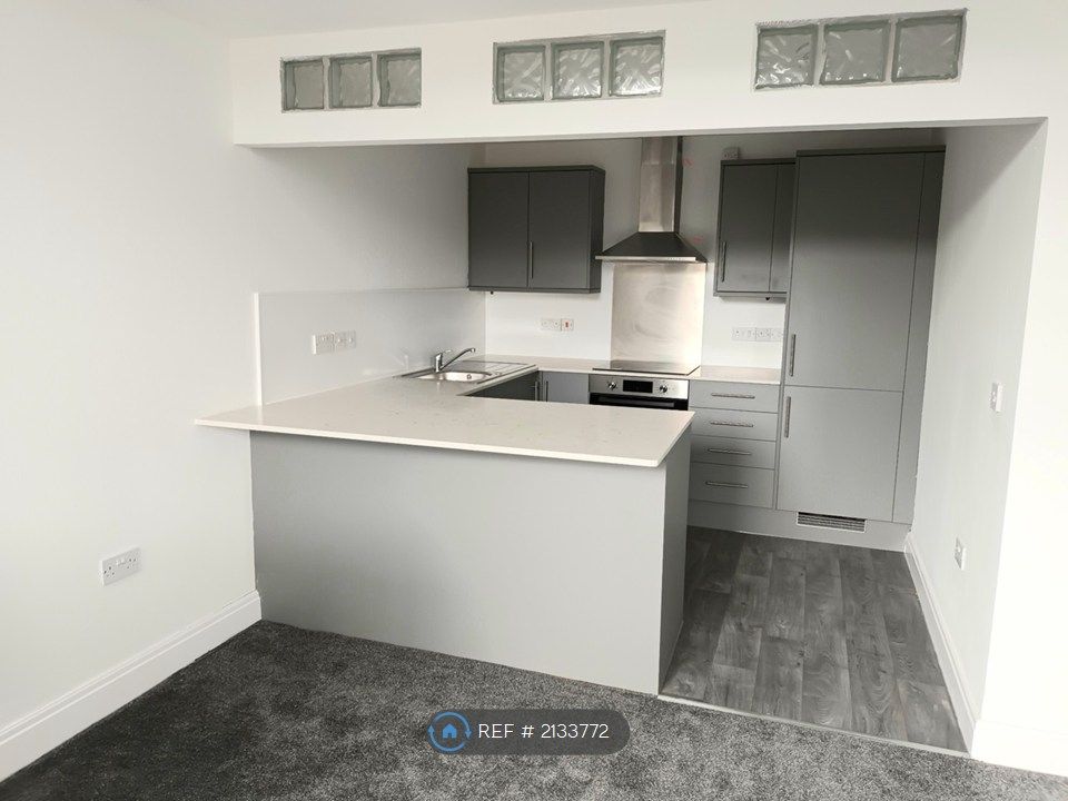Property photo 2 of 11 Kitchen