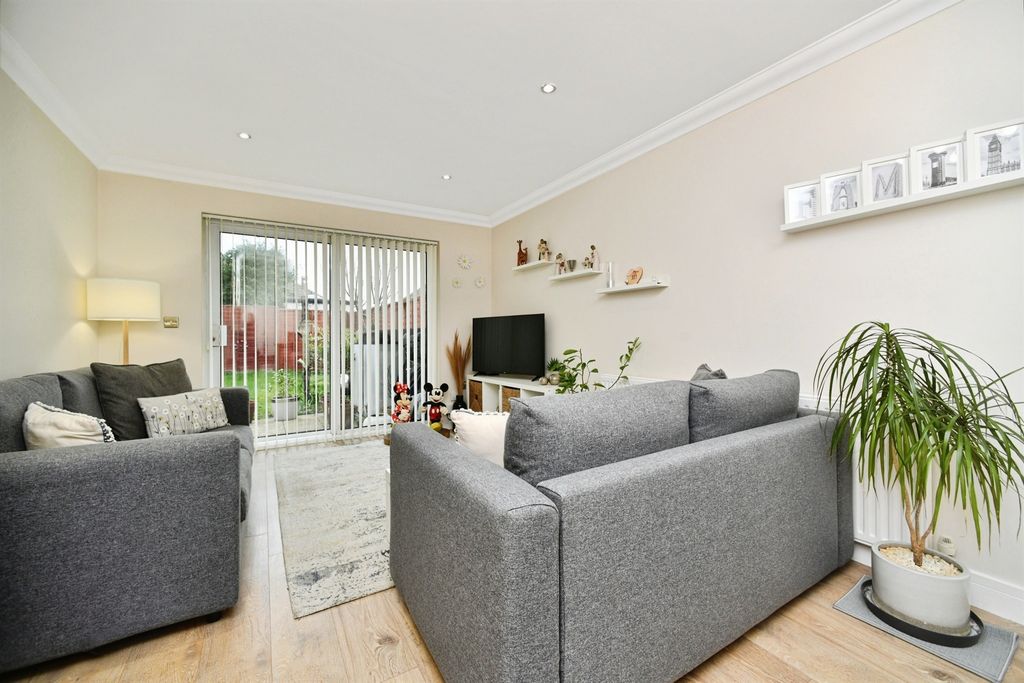 Property photo 3 of 20