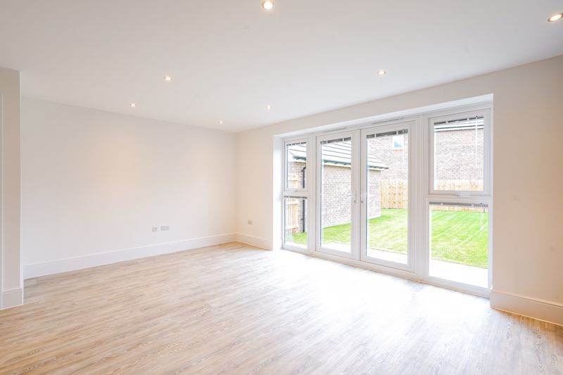 Property photo 2 of 35 Photo 29