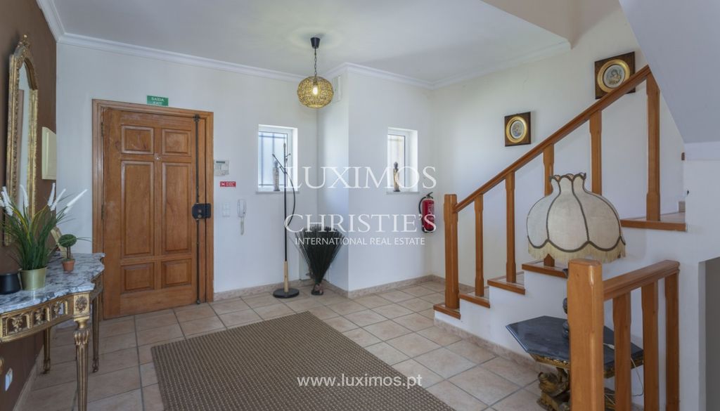 Property photo 2 of 25