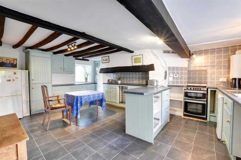 Property photo 2 of 18