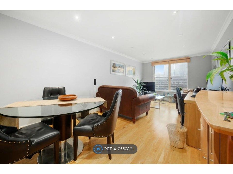 Property photo 3 of 22 Living Room 1