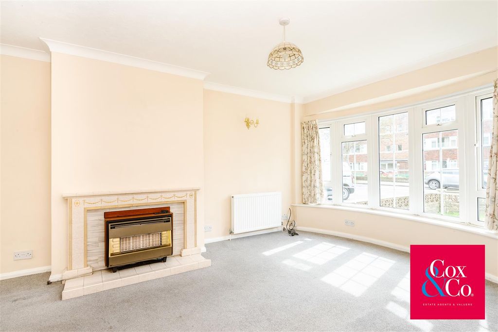 Property photo 2 of 18 81O_0126.Jpg