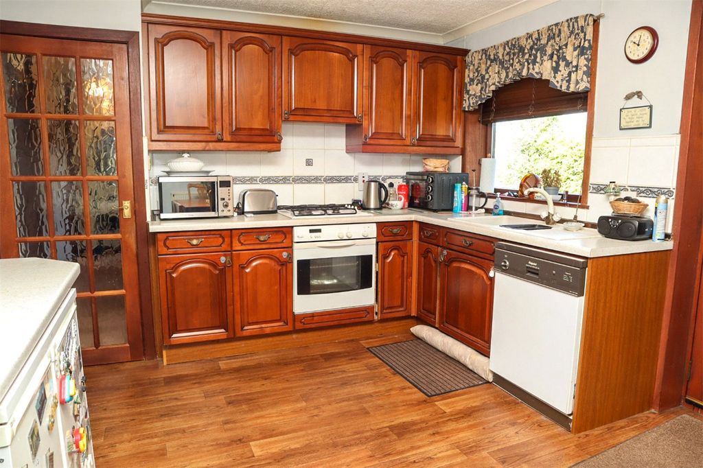 Property photo 2 of 20 Kitchen/Diner