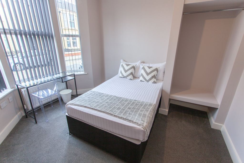 Property photo 3 of 10 1-01